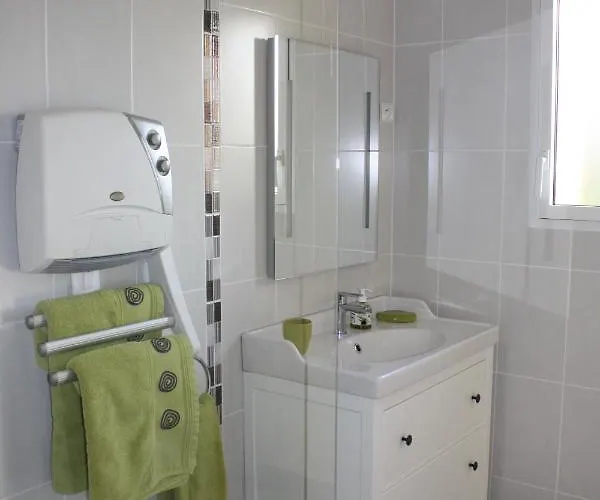 Le Clos Marie Bed & Breakfast 4*